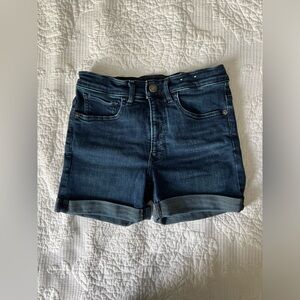 Express Dark Wash Women’s Midi Length High Rise Shorts Size 4